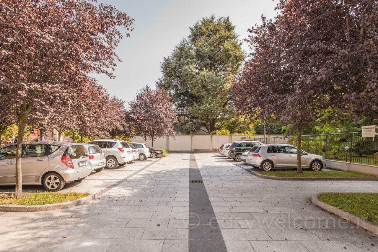 Easy Welcome Casa Rosada Apartment Nova Milanese Bagian luar foto