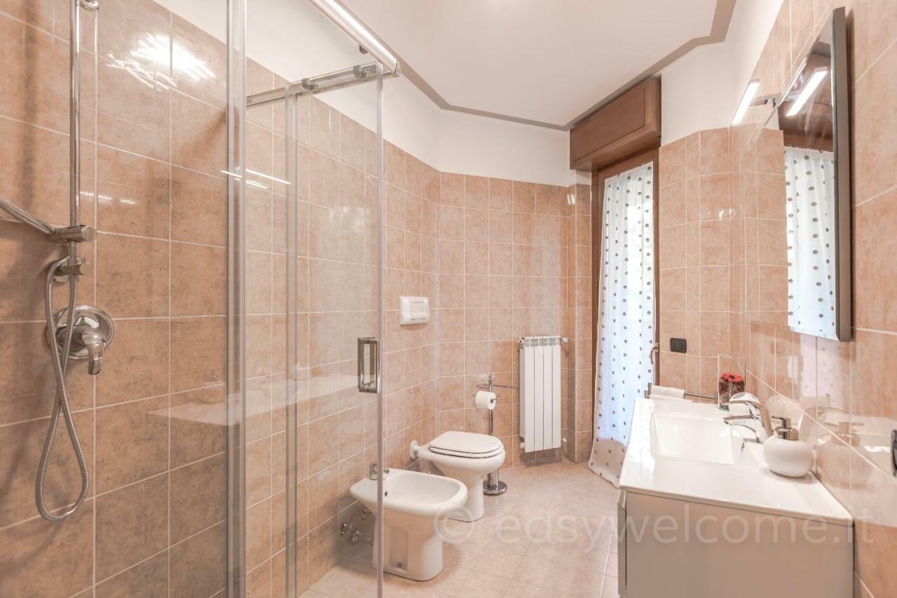 Easy Welcome Casa Rosada Apartment Nova Milanese Bagian luar foto