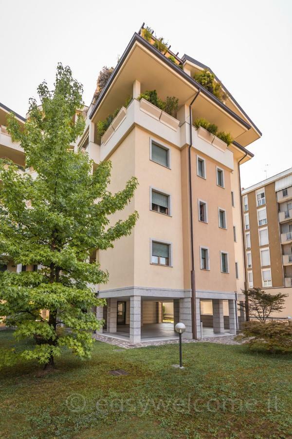 Easy Welcome Casa Rosada Apartment Nova Milanese Bagian luar foto